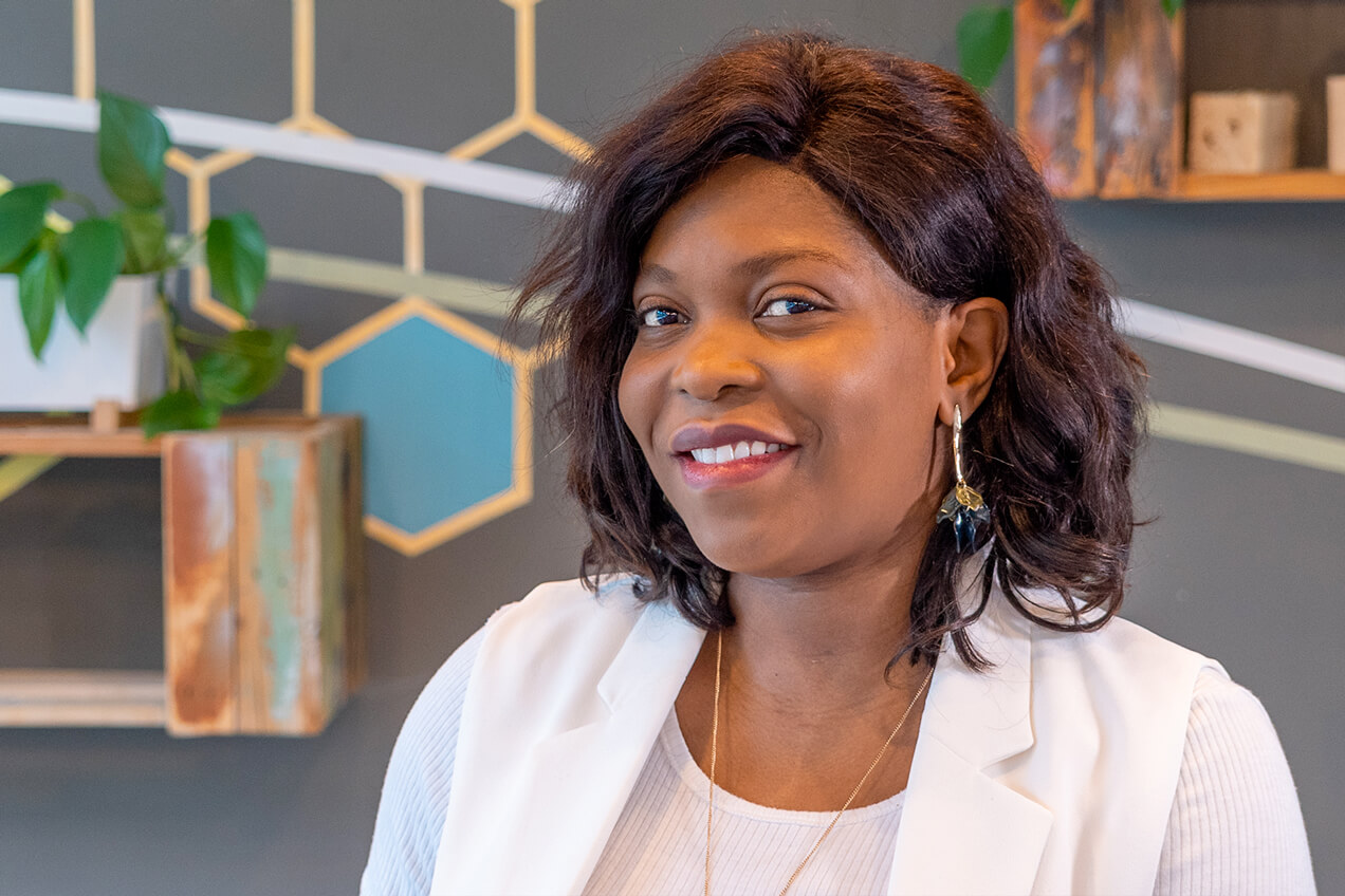 La Congolaise Jessica Ngoya, lance Belotis.com, une plateforme de réservation de soin de beauté et bien-être